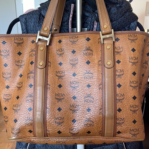 MCM tote - Picture 2 of 16